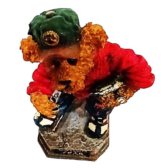 Boyds Bears and Friends 'Coach Grizberg.....Leading‎ the Way' Coach of the Year - Picture 6 of 10